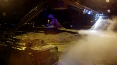 Tromso, Norveç'ten havalanmadan önce Norveç uçağını demiyorum. Havadurumu soğuk ve karlı hava koşulları nedeniyle havaalanında uygulanmaktadır.