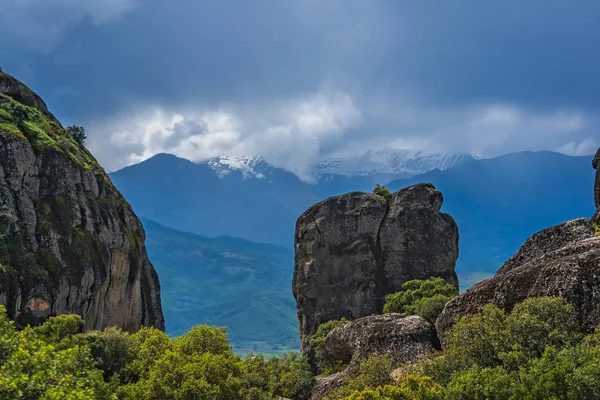 Paisagem incrível de vale em Meteora — Fotografia de Stock