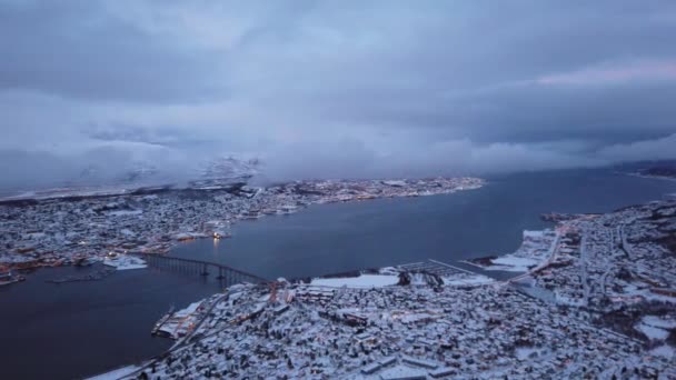 挪威北部冬季特罗姆瑟市的鸟瞰图 — 图库视频影像