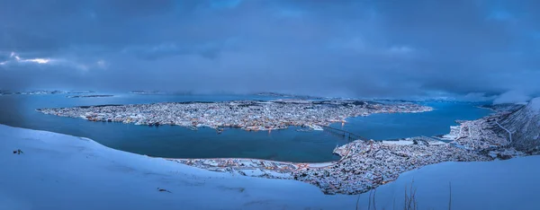 Vista aérea panorámica de Tromso en invierno —  Fotos de Stock