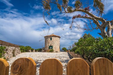 Skinari Cape eski yel değirmeni