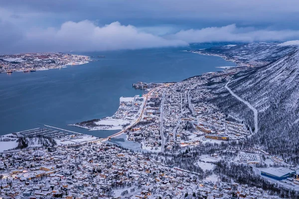 Vista aerea sulla città di Tromso in inverno — Foto Stock