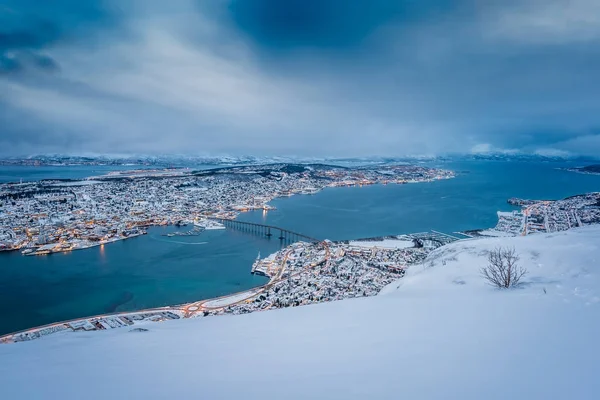 Vue aérienne de la ville de Tromso en hiver — Photo