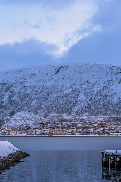 Residential hillside homes in Tromso — Stock Photo, Image