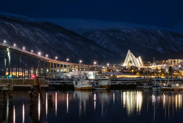 Порт Тромсо и Арктический собор — стоковое фото