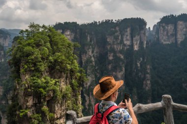 Köprü Cennet Ayağı bakış açısı üzerinde Turist