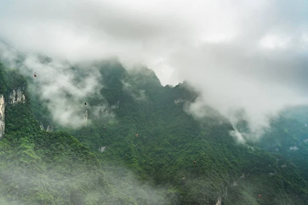 Linbana till Tianmen Mountains — Stockfoto