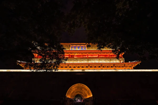 Clocher Xian allumé la nuit — Photo