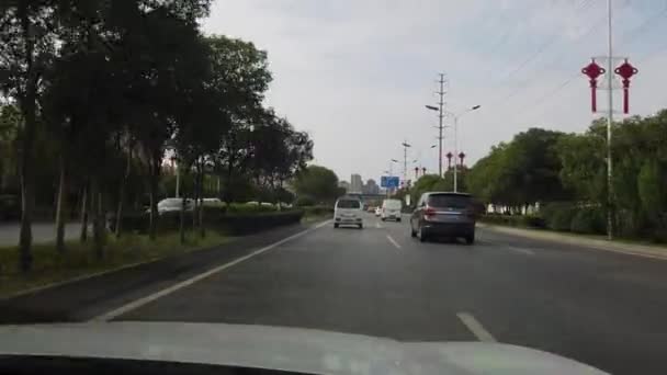 7月2019 陝西省の夏に西安市で忙しい高速道路の通りの交通の車のフロントビュー — ストック動画