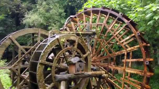 Travailler Tourner Vieux Moulin Roues Eau Bois Dans Huanglong Jaune — Video