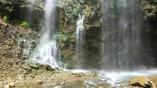 Bela Cachoeira Caindo Encosta Montanha Majestoso Grand Canyon Parque Nacional — Vídeo de Stock