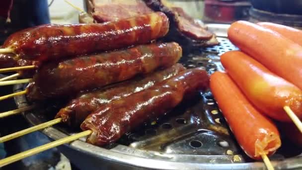 Saucisses Porc Bœuf Brunes Délicieuses Grillées Sur Gril Fait Maison — Video