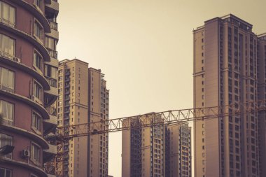 Chengdu şehrinde apartman daireleri inşa ediyor.