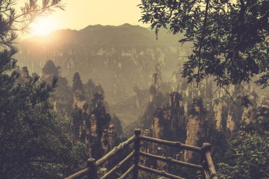 Tianzi sıradağları, Avatar dağları doğa parkı, Zhangjiajie, Çin manzaralı platform