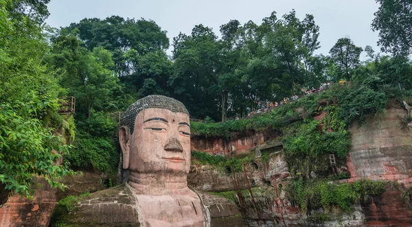 Leshan Kína 2019 Július Óriás Leshan Buddha Fejének Törzsének Közelsége — Stock Fotó