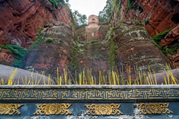 Leshan China Julio 2019 Velas Conmemorativas Encendidas Parte Inferior Giant — Foto de Stock