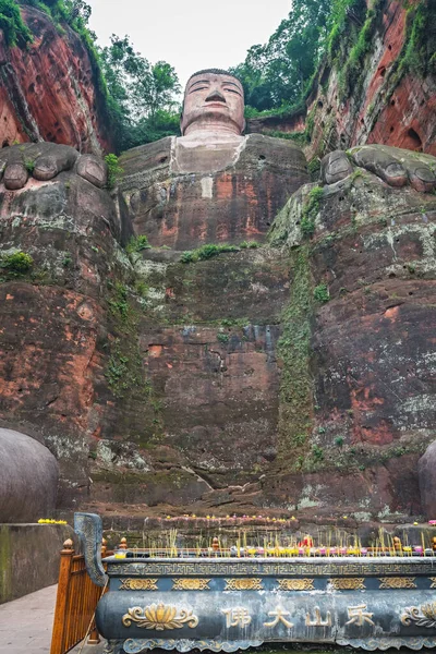 Leshan China Julio 2019 Velas Conmemorativas Encendidas Parte Inferior Giant — Foto de Stock