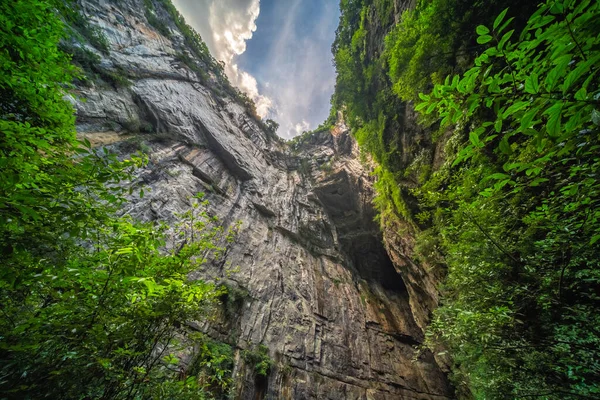 Massive Vertical Rocky Walls Landscape Longshuixia Fissure National Park Wulong — Stock Photo, Image