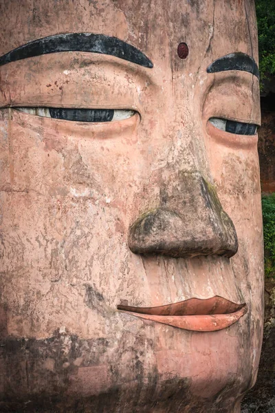 Närbild Huvudet Jätte Leshan Buddha Meter Hög Stenstaty Byggd Mellan — Stockfoto
