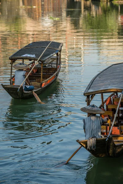 Feng Huang Çin Ağustos 2019 Geleneksel Konik Hasır Şapkalar Giyen — Stok fotoğraf