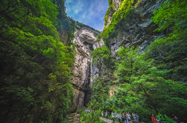 Вулонг Китай Серпень 2019 Туристи Йдуть Видовищною Пішохідною Стежкою Проходить — стокове фото