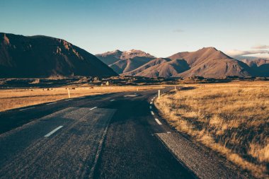 İzlanda üzerinden yol