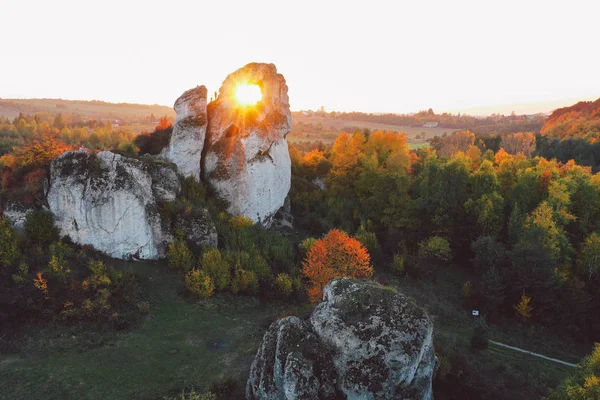 Унікальний скельний Okiennik у Польщі — стокове фото