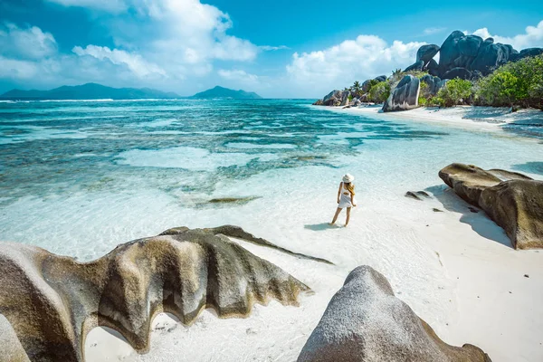 Ein Mädchen auf den Seychellen — Stockfoto