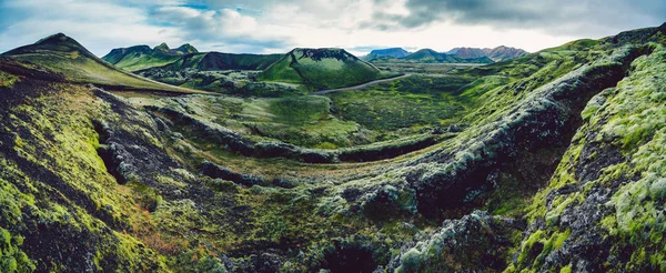 Surrealista y colorido paisaje de Islandia — Foto de Stock
