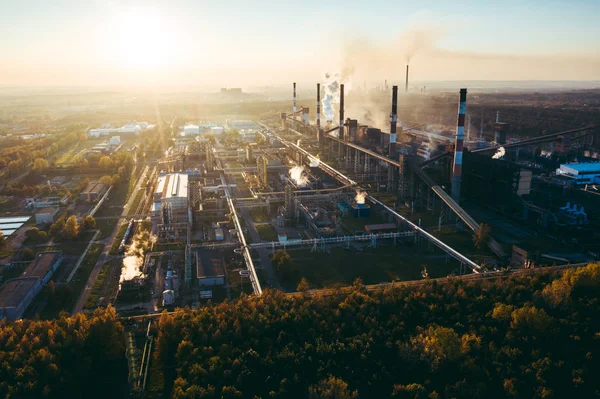 Ipari táj, nehéz a környezetszennyezés — Stock Fotó