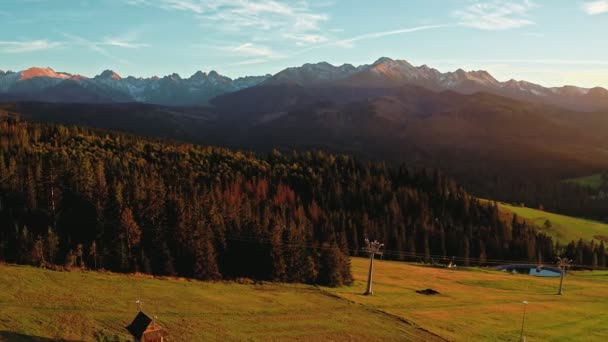 Epische zonsondergang over Tatra gebergte in Polen — Stockvideo