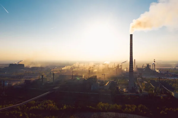 Ipari táj, nehéz a környezetszennyezés — Stock Fotó