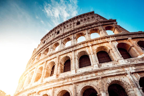 A római Colosseum naplementekor — Stock Fotó
