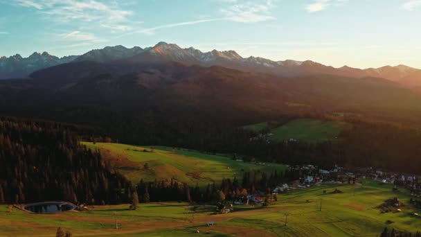 Polonya Tatra Dağları üzerinde epik günbatımı — Stok video