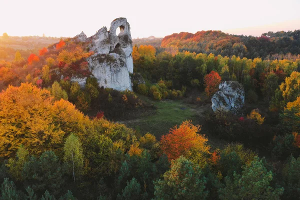 Унікальний скельний Okiennik у Польщі — стокове фото