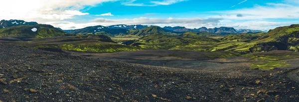 Surrealista y colorido paisaje de Islandia — Foto de Stock