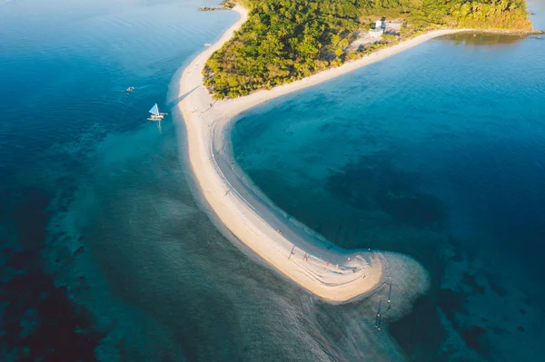 Látványos strand a Fülöp-szigeteken — Stock Fotó