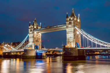 Londra 'daki Kule Köprüsü