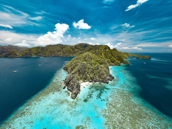 Filipinler Coron Adası muhteşem manzara — Stok fotoğraf