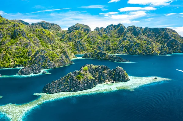 Filipinler Coron Adası muhteşem manzara — Stok fotoğraf