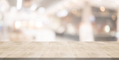 Ahşap masa üstü Alışveriş Merkezi, arka plan bulanık üzerinde uzay montaj için ürün