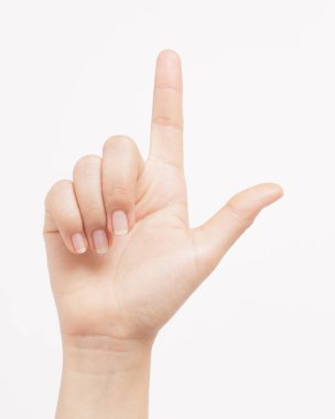 Beyaz arka plan üzerinde gösterilen kadın el