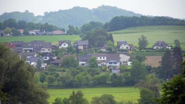 Pequena aldeia bonita na Alemanha — Vídeo de Stock