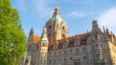 Hannover City Hall yazın güneşli havalarda