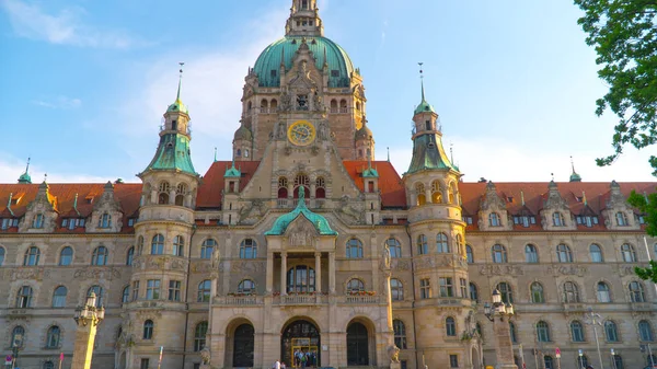 Hannover City Hall yazın güneşli havalarda