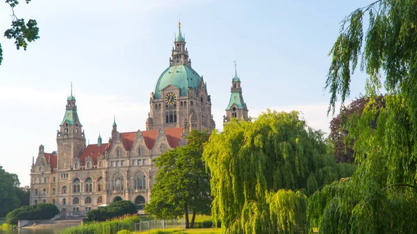 Hannover City Hall yazın güneşli havalarda