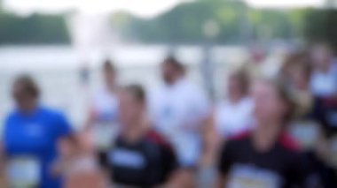 yumuşak odak çalıştıran arka plan sporcular