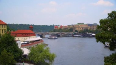 Prag Charles Köprüsü manzarasına