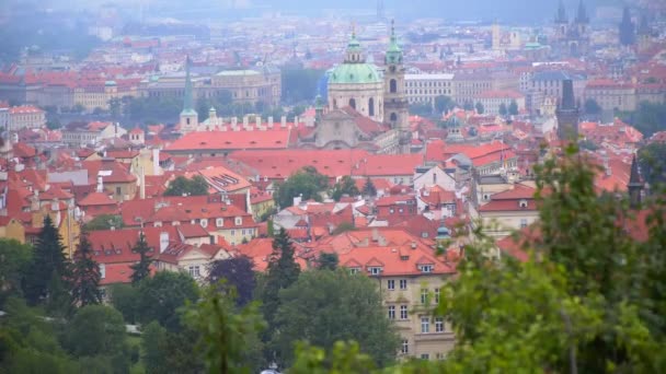 Прага красивые виды на город — стоковое видео