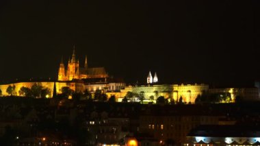 Şehir Prag gece görüntüsü